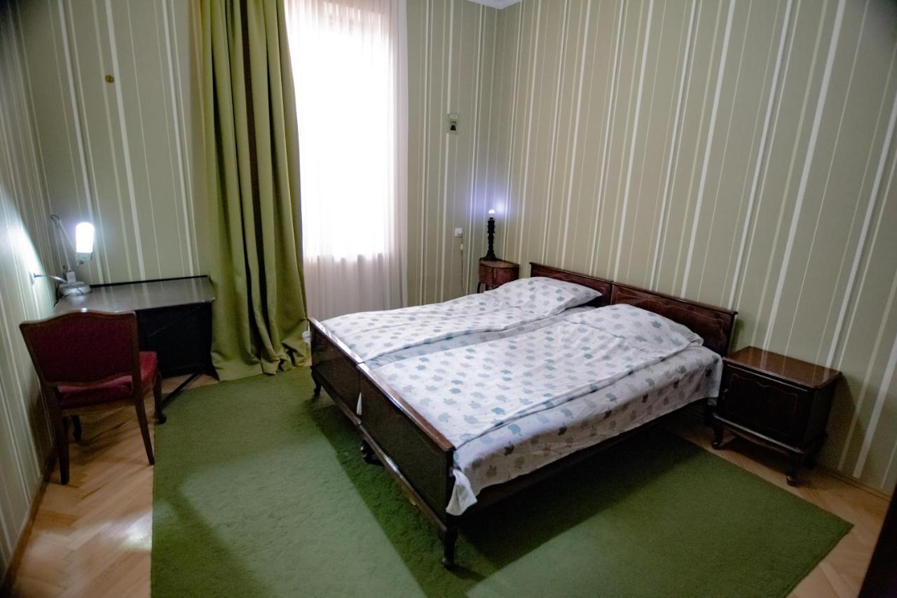 Qilimcha'S Guesthouse-Art Museum 泰拉维 外观 照片